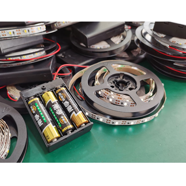 Battery powered led strip